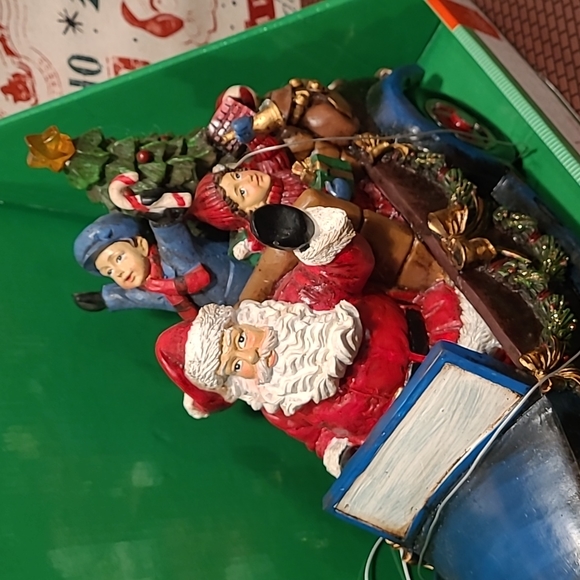 LED Resin Santa Claus Car - Picture 4 of 10